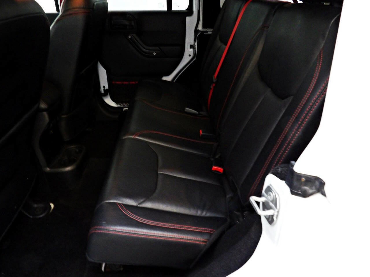 Used 2017 Jeep Wrangler Unlimited Rubicon image 10