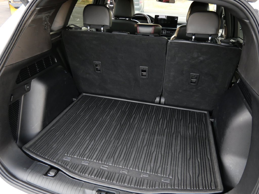 Certified 2023 Ford Escape ST-Line w/ Tech Pack #1 AWD/4WD image 9