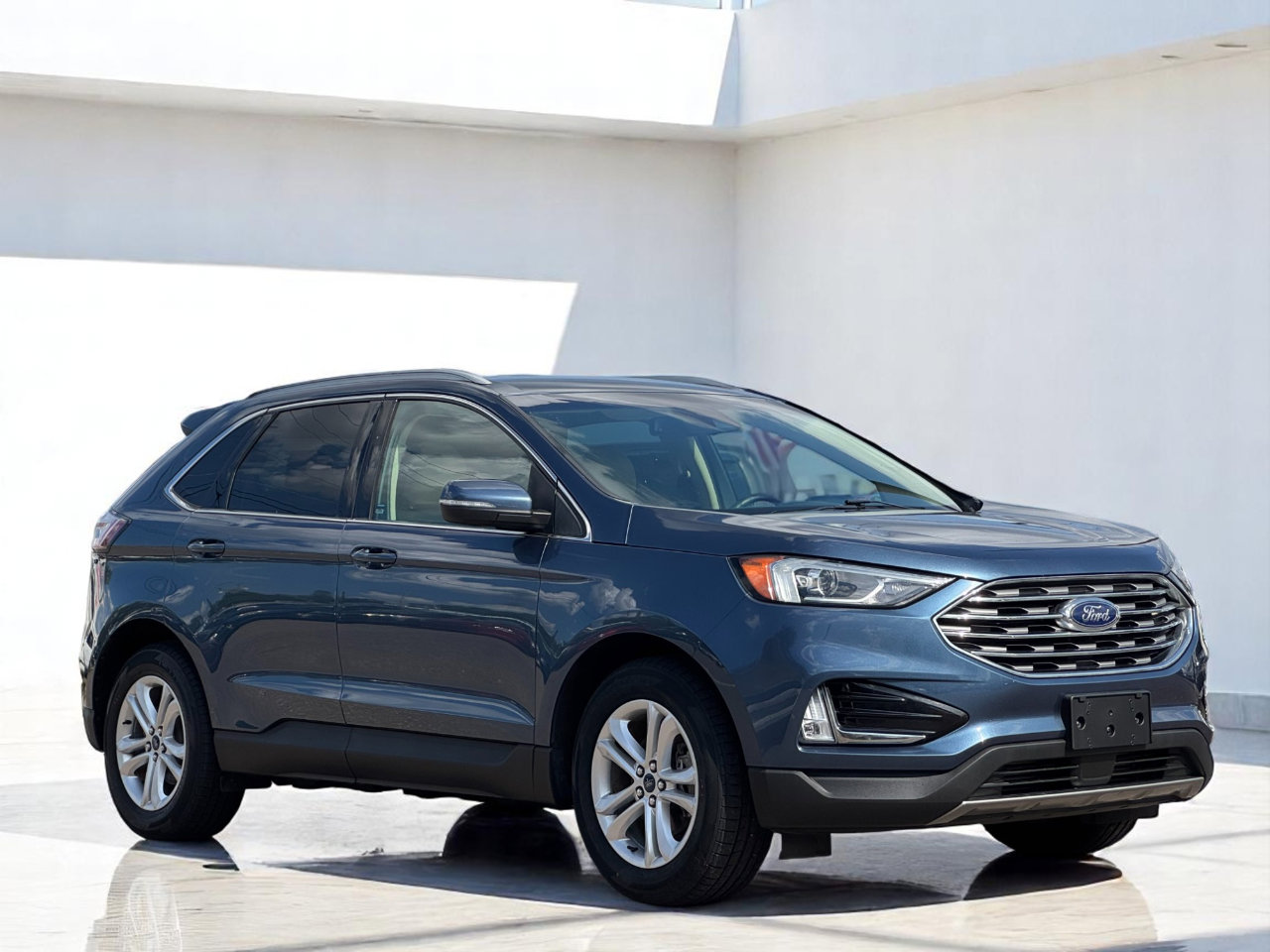 Used 2019 Ford Edge SEL w/ Equipment Group 201A image 3