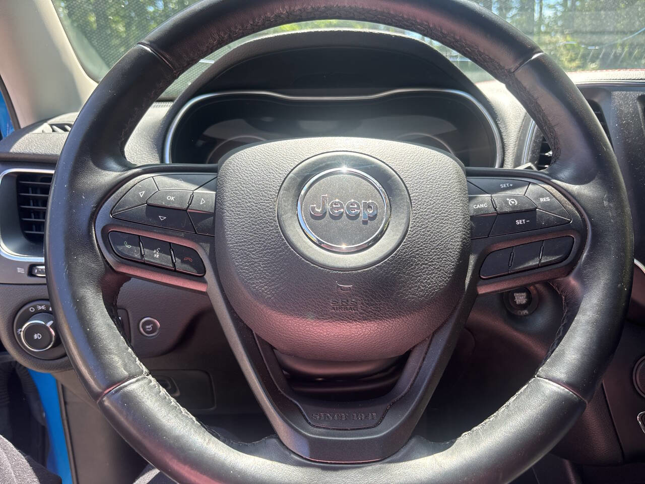 Used 2019 Jeep Cherokee Trailhawk w/ Comfort/Convenience Group AWD/4WD image 10
