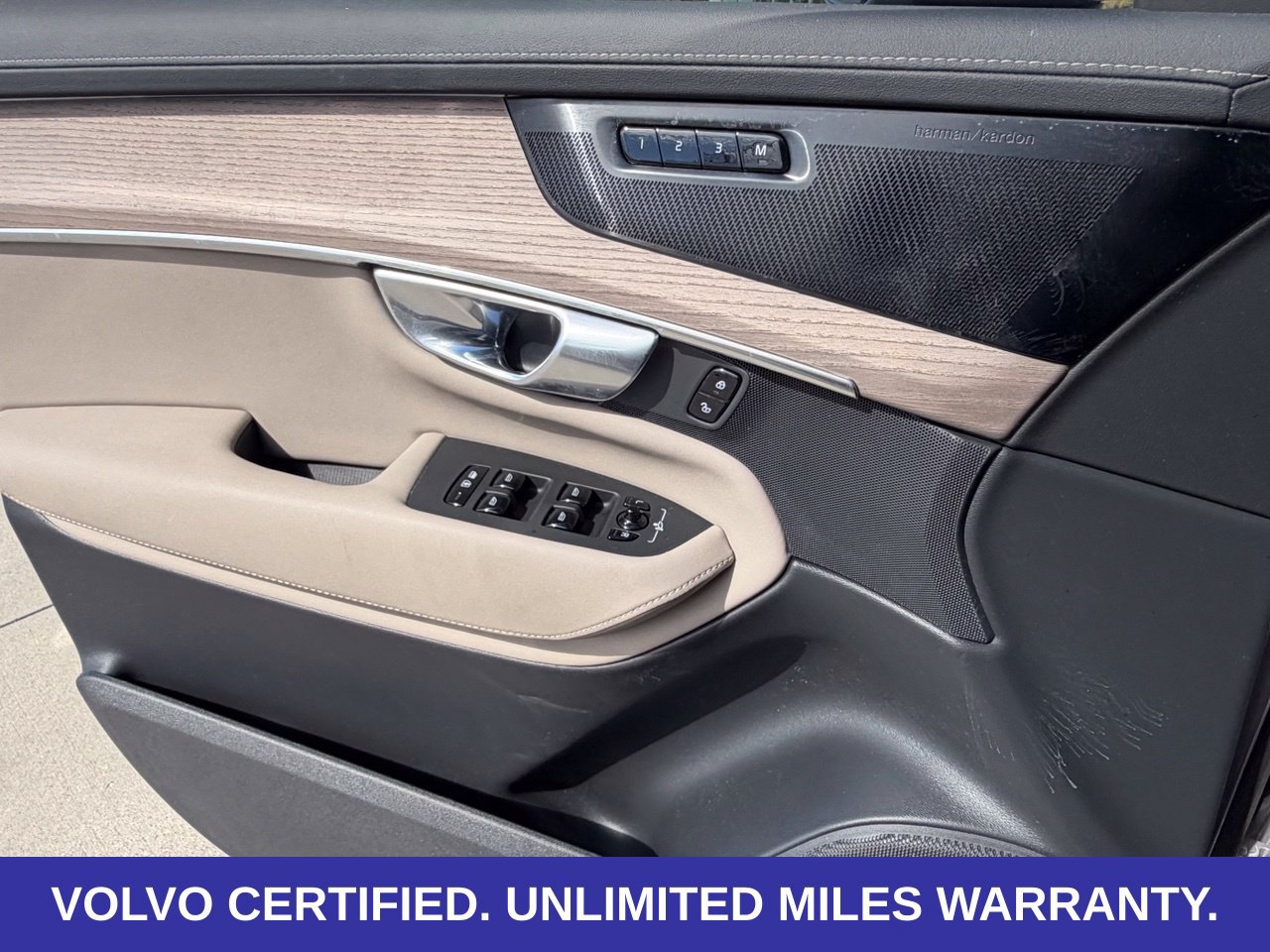 Certified 2026 Volvo XC90 B6 Plus AWD/4WD image 30