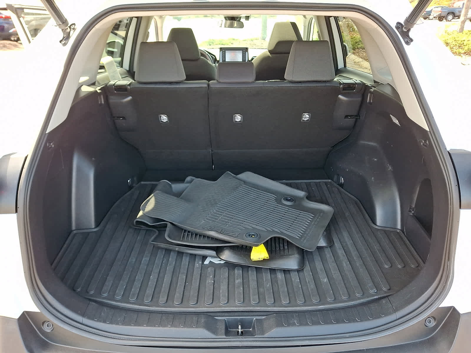 Certified 2021 Toyota RAV4 XLE w/ Convenience Package AWD/4WD image 31