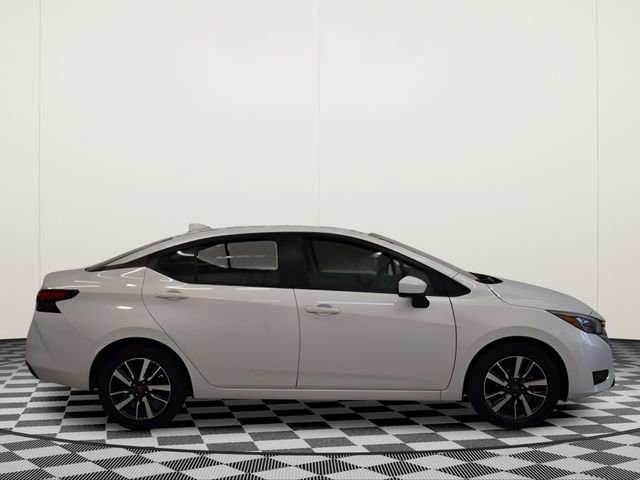 Used 2025 Nissan Versa SV FWD image 2