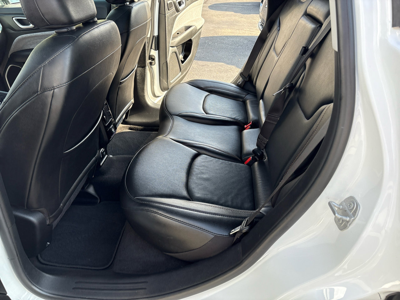 Used 2022 Jeep Compass Latitude w/ Sun and Sound Group image 30