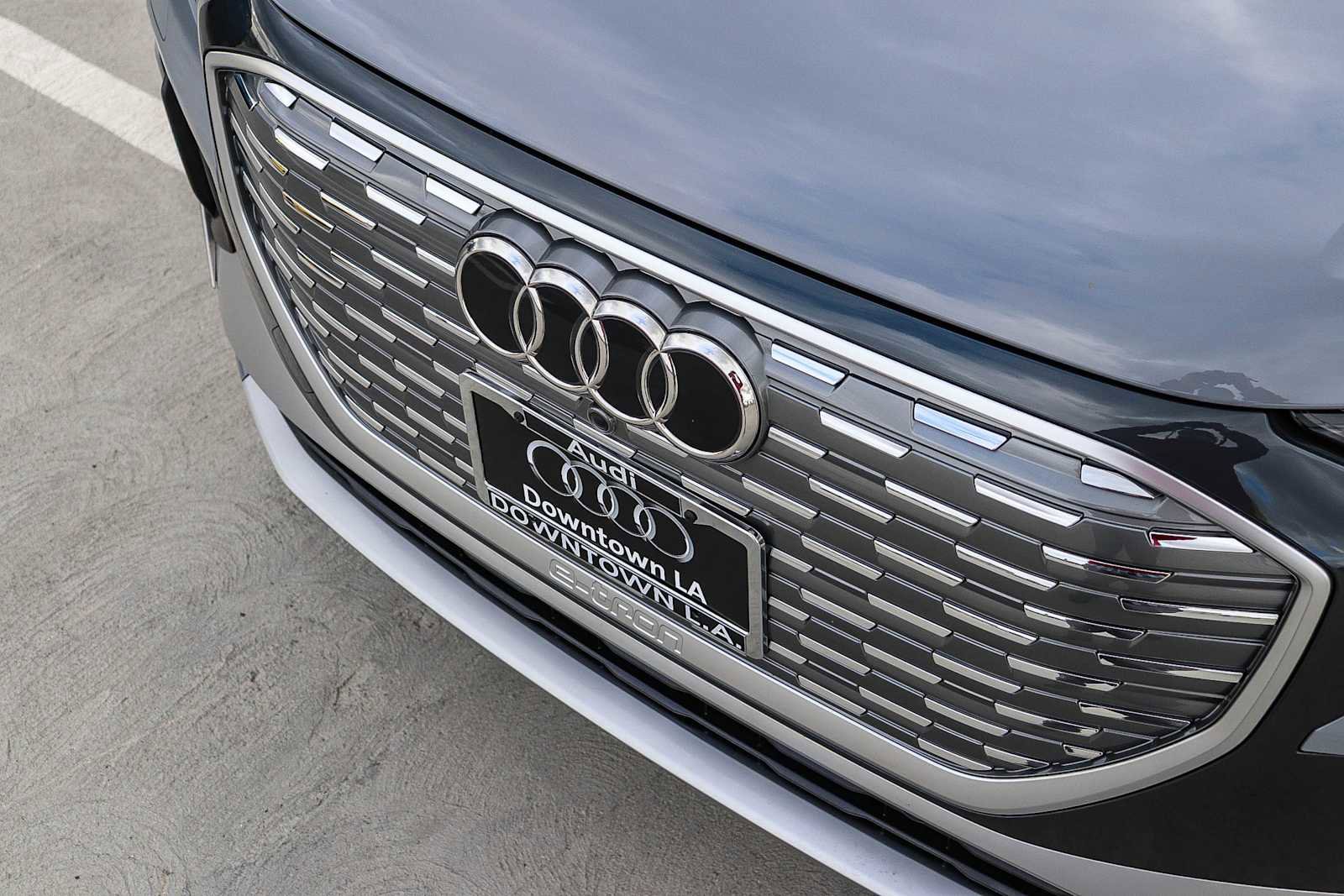 Used 2023 Audi Q4 e-tron Prestige image 8