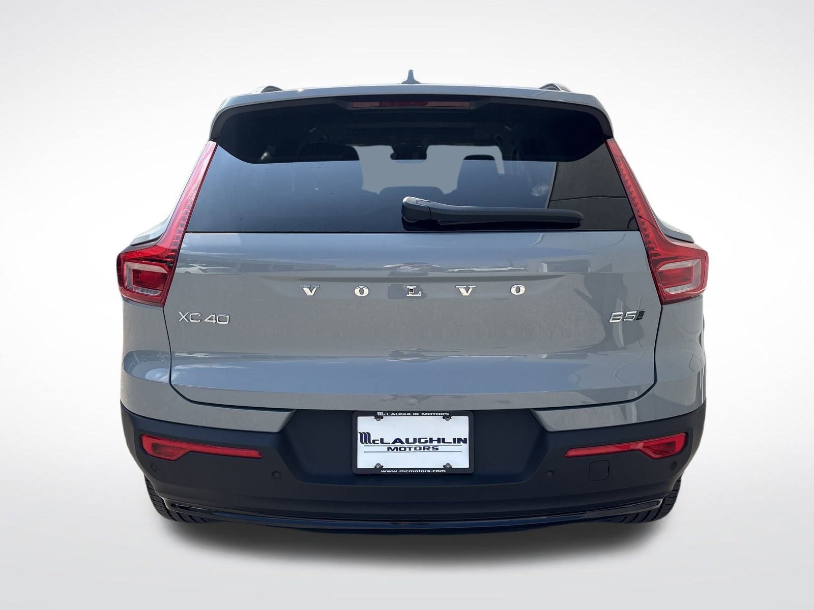 New 2026 Volvo XC40 B5 Plus w/ Protection Package Premier image 4