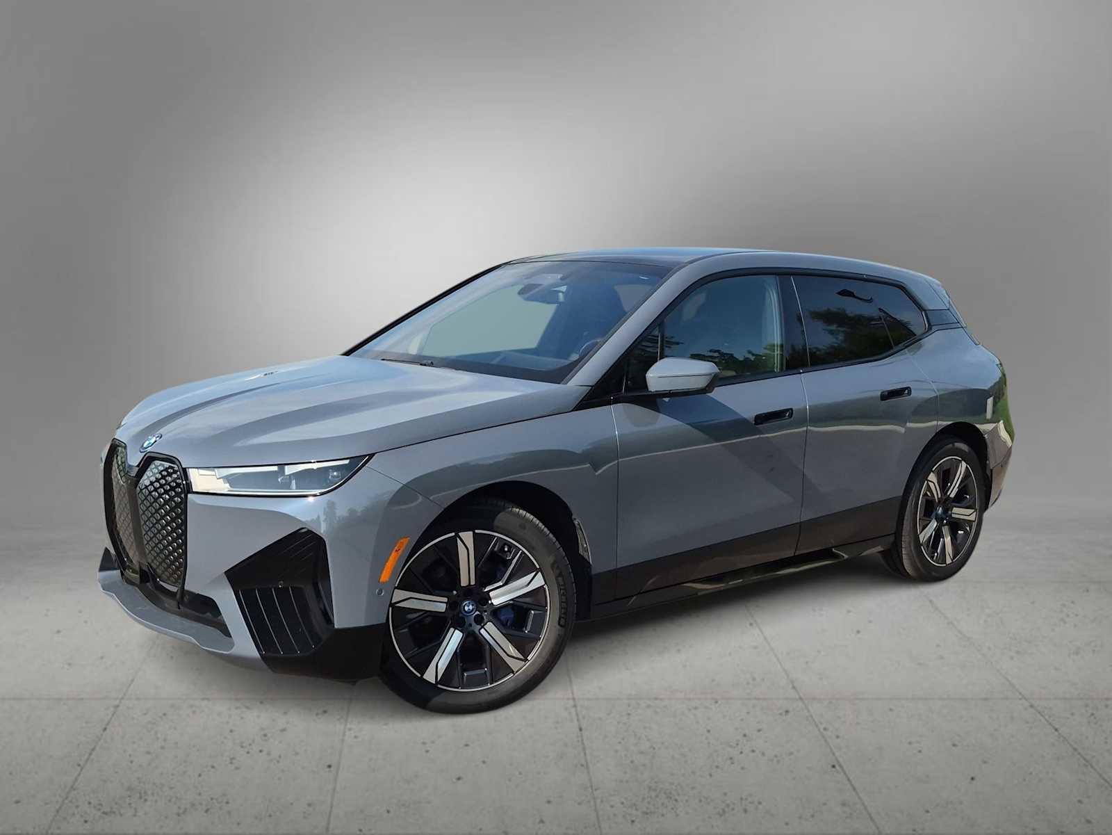 Used 2024 BMW iX xDrive50 w/ Premium Package AWD/4WD video 1