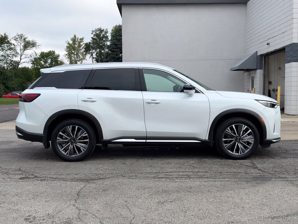 Used 2026 INFINITI QX60 Luxe w/ Cargo Package AWD/4WD image 2