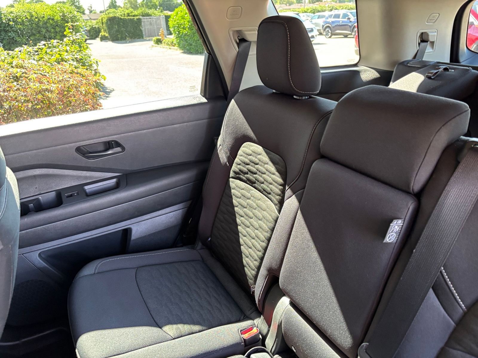 Used 2025 Nissan Pathfinder SV FWD image 42