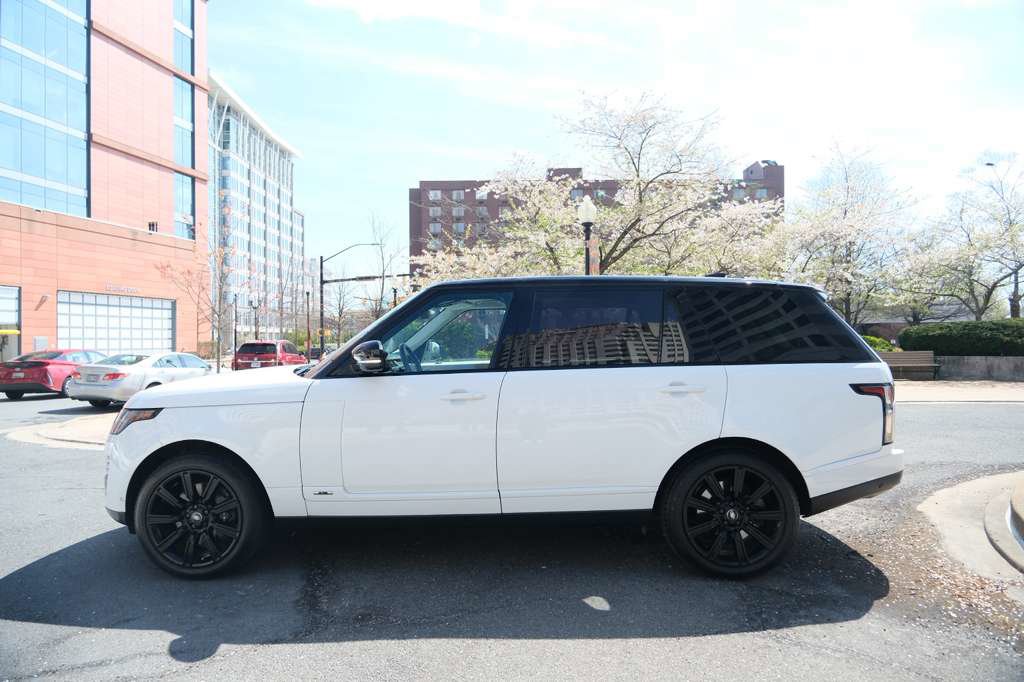 Used 2018 Land Rover Range Rover Long Wheelbase Supercharged AWD/4WD image 6