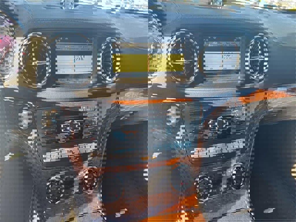 Used 2013 Mercedes-Benz SL 550 image 10