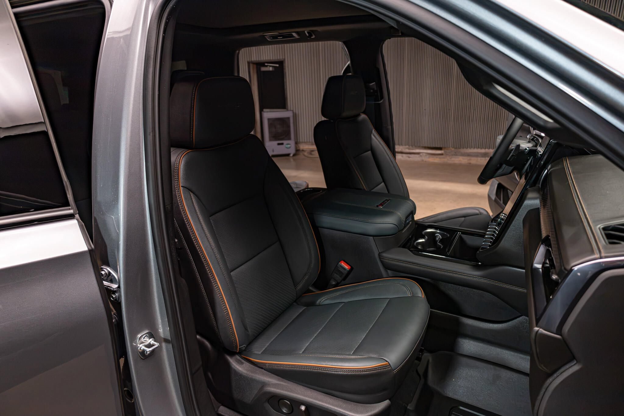 Used 2026 GMC Yukon AT4 w/ LPO, Floor Liner Package AWD/4WD image 28