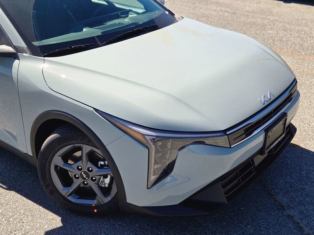 New 2026 Kia K4 LXS image 4