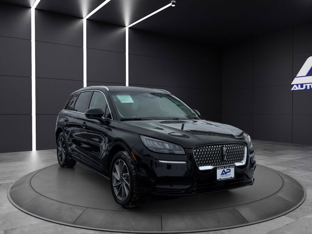 Used 2022 Lincoln Corsair Grand Touring image 3
