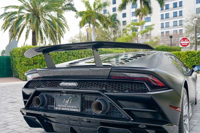 Used 2022 Lamborghini Huracan EVO image 47