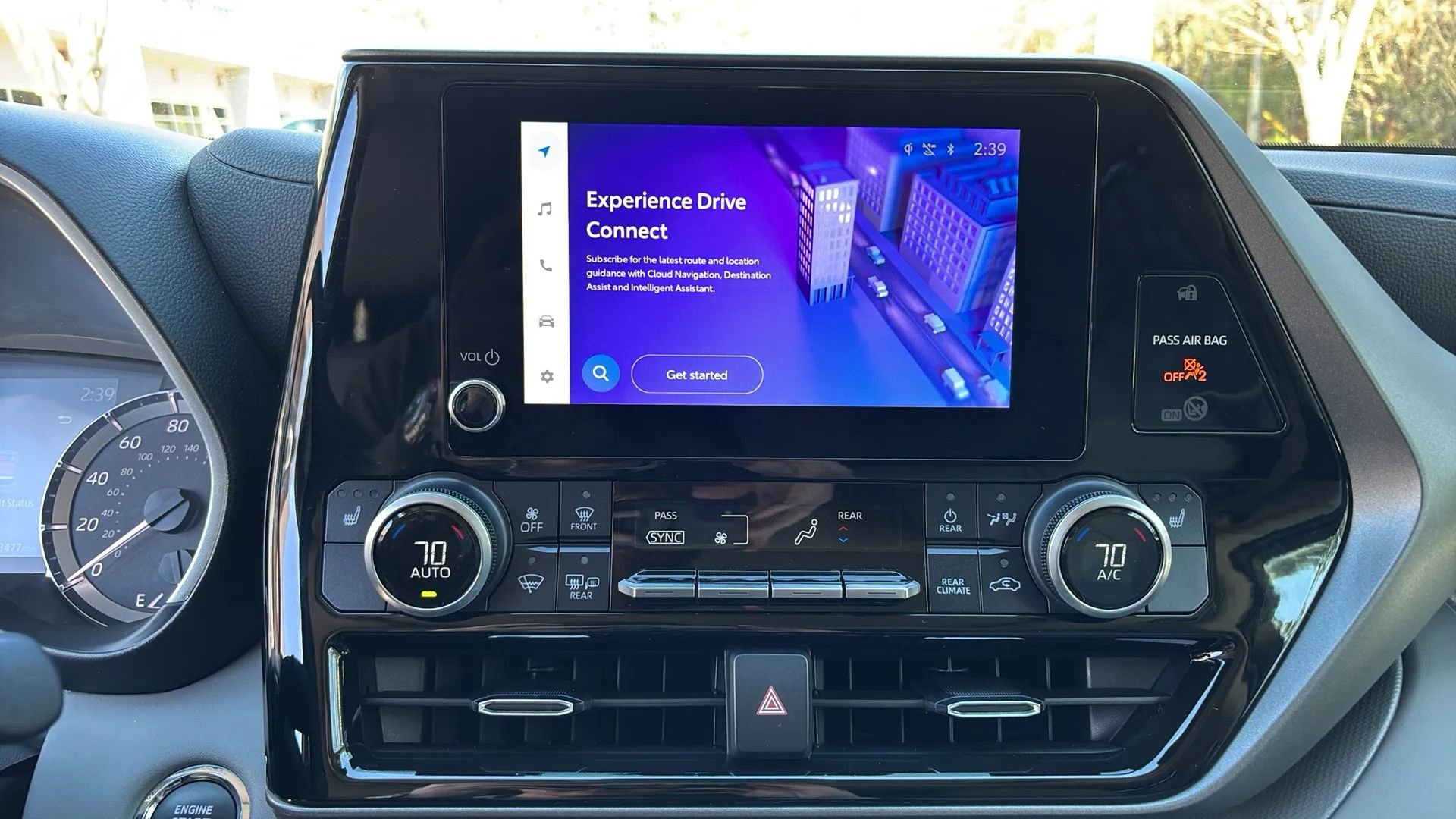 Used 2023 Toyota Highlander XLE image 14