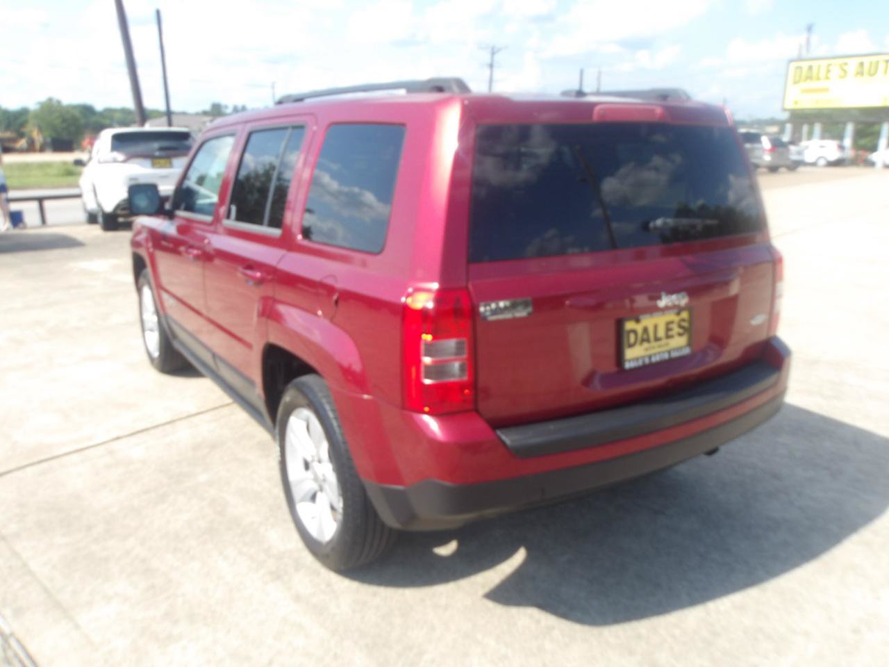 Used 2014 Jeep Patriot Latitude FWD image 14