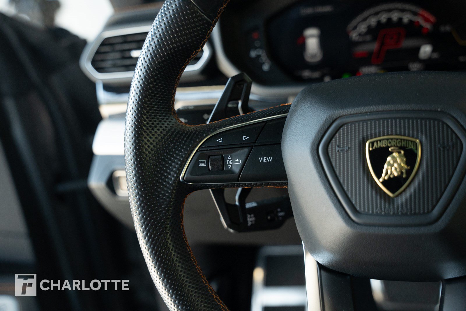 Used 2021 Lamborghini Urus AWD/4WD image 23