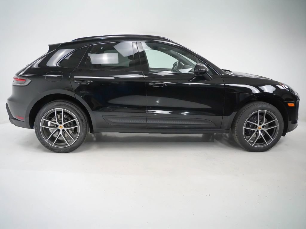 Used 2026 Porsche Macan AWD/4WD image 9