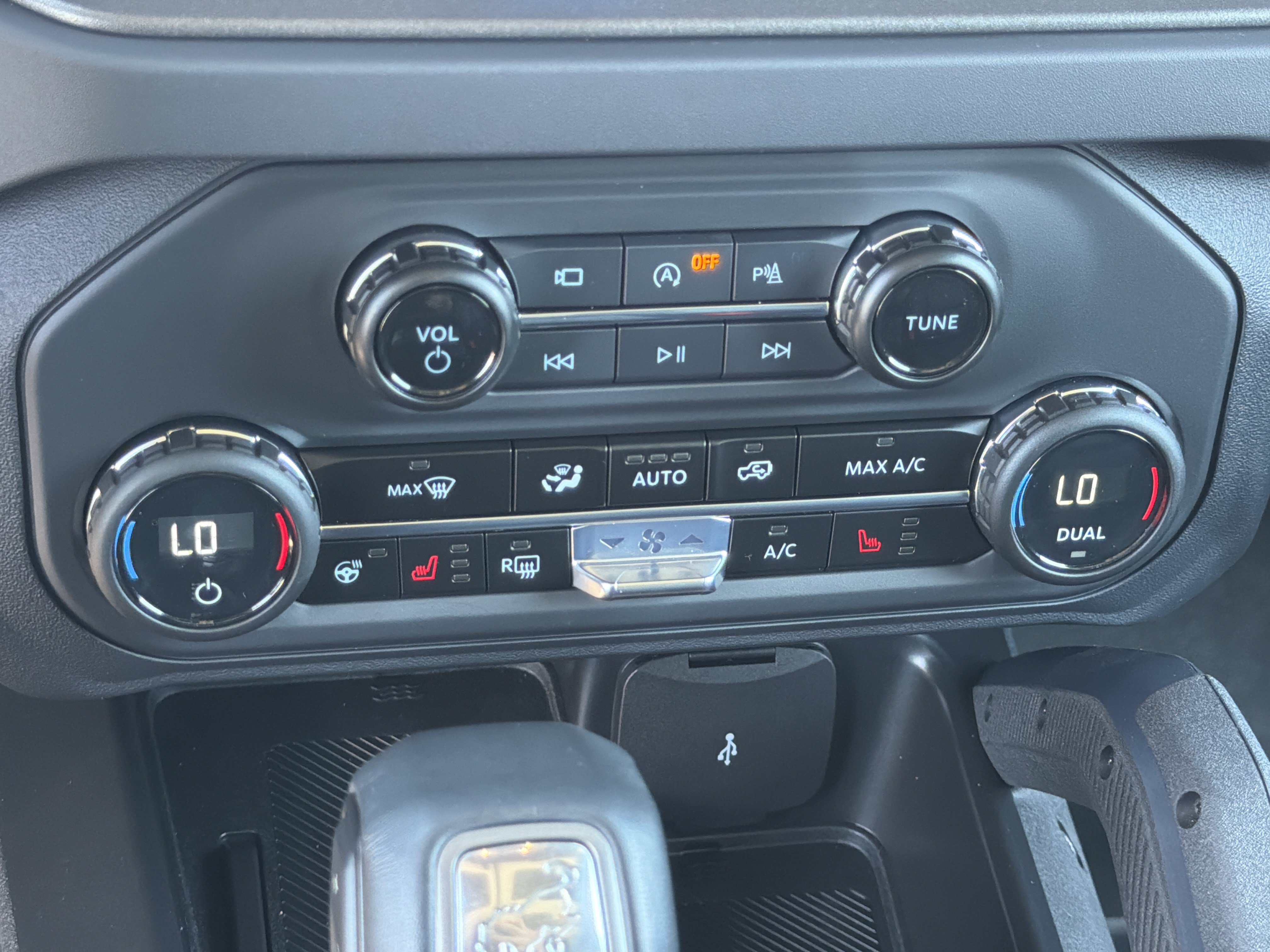 Used 2025 Ford Bronco Badlands AWD/4WD image 35