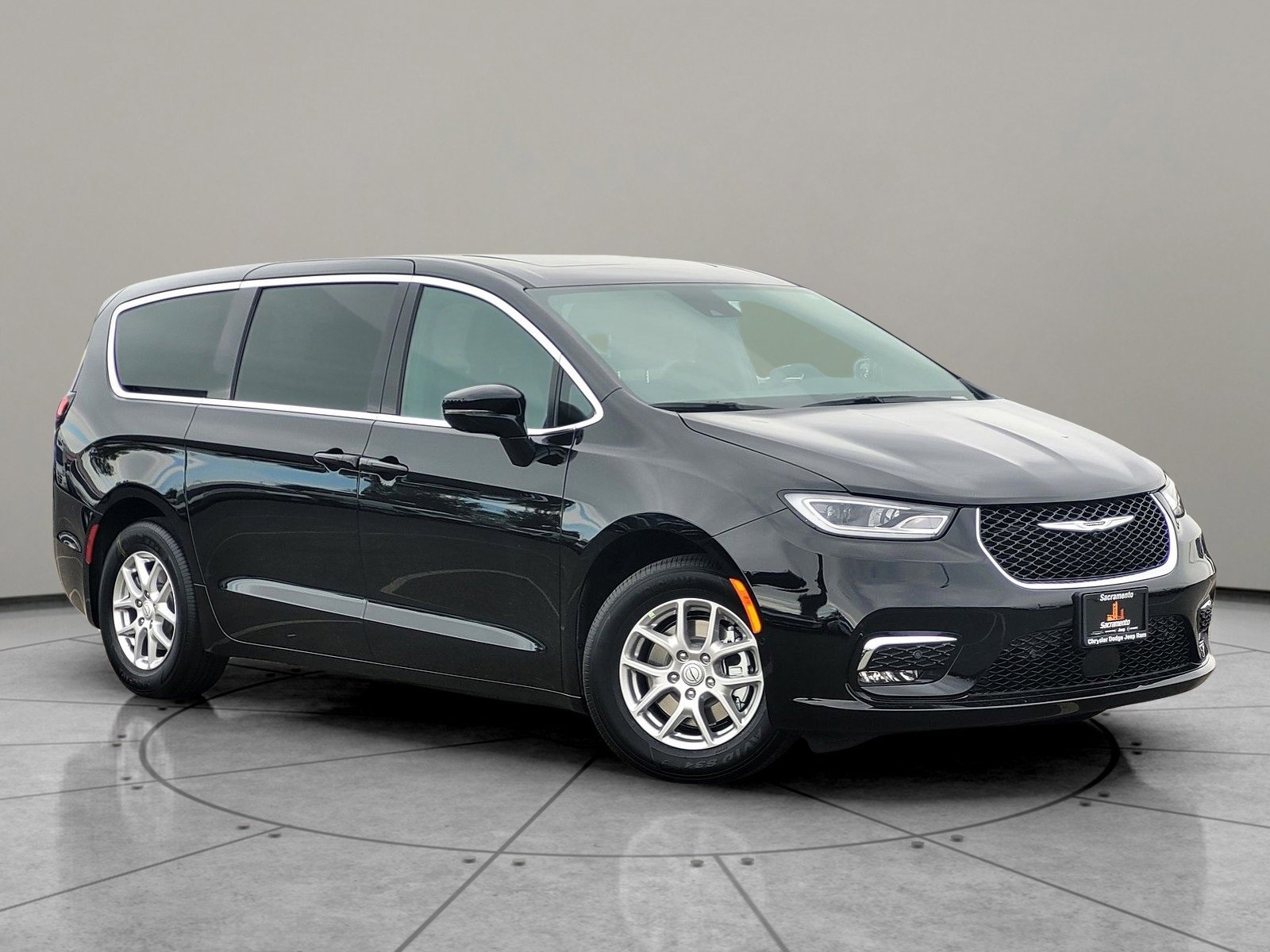New 2026 Chrysler Pacifica Select
