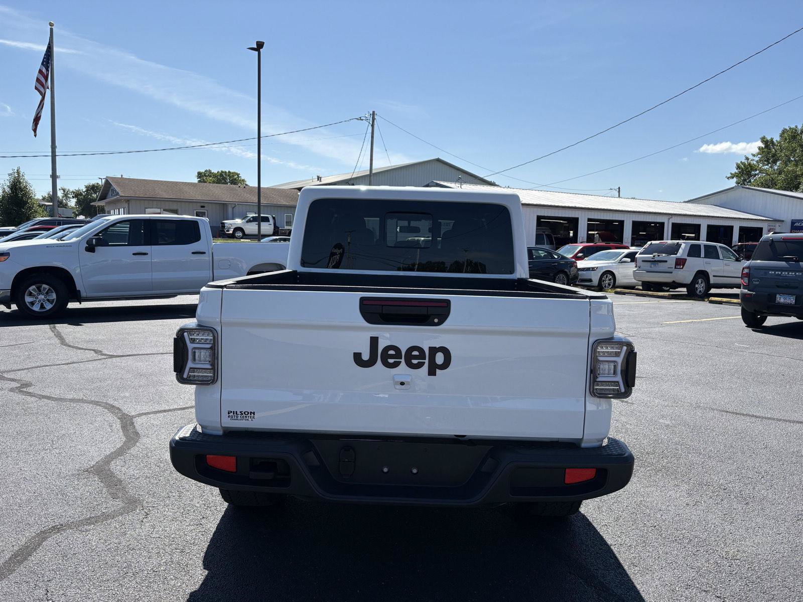 Used 2025 Jeep Gladiator Sport AWD/4WD image 22