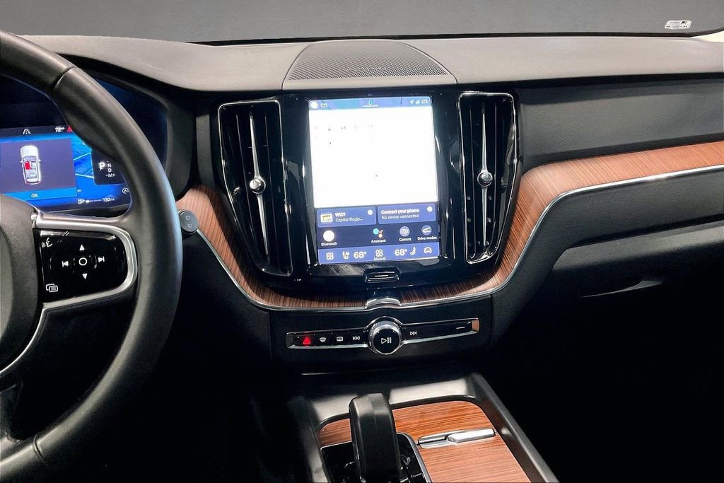 Certified 2024 Volvo XC60 B5 Plus w/ Climate Package AWD/4WD image 9