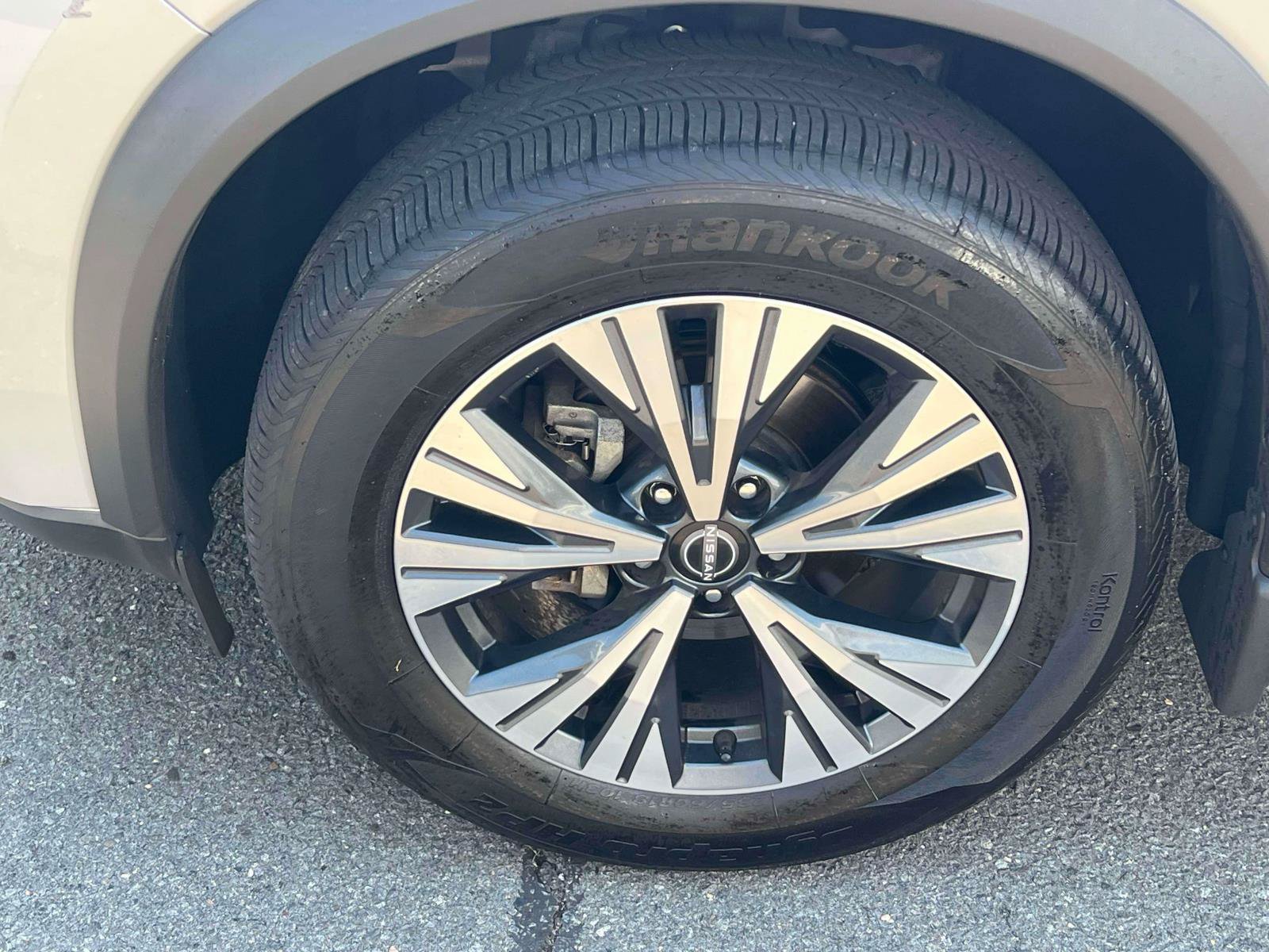 Used 2023 Nissan Rogue SV w/ SV Premium B Package AWD/4WD image 6