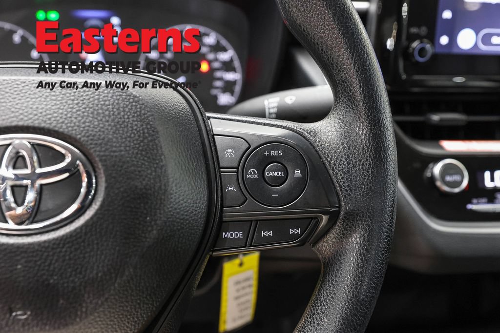 Used 2025 Toyota Corolla LE FWD image 15