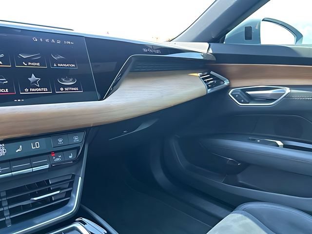 Used 2023 Audi e-tron GT Premium Plus w/ Executive Package AWD/4WD image 30