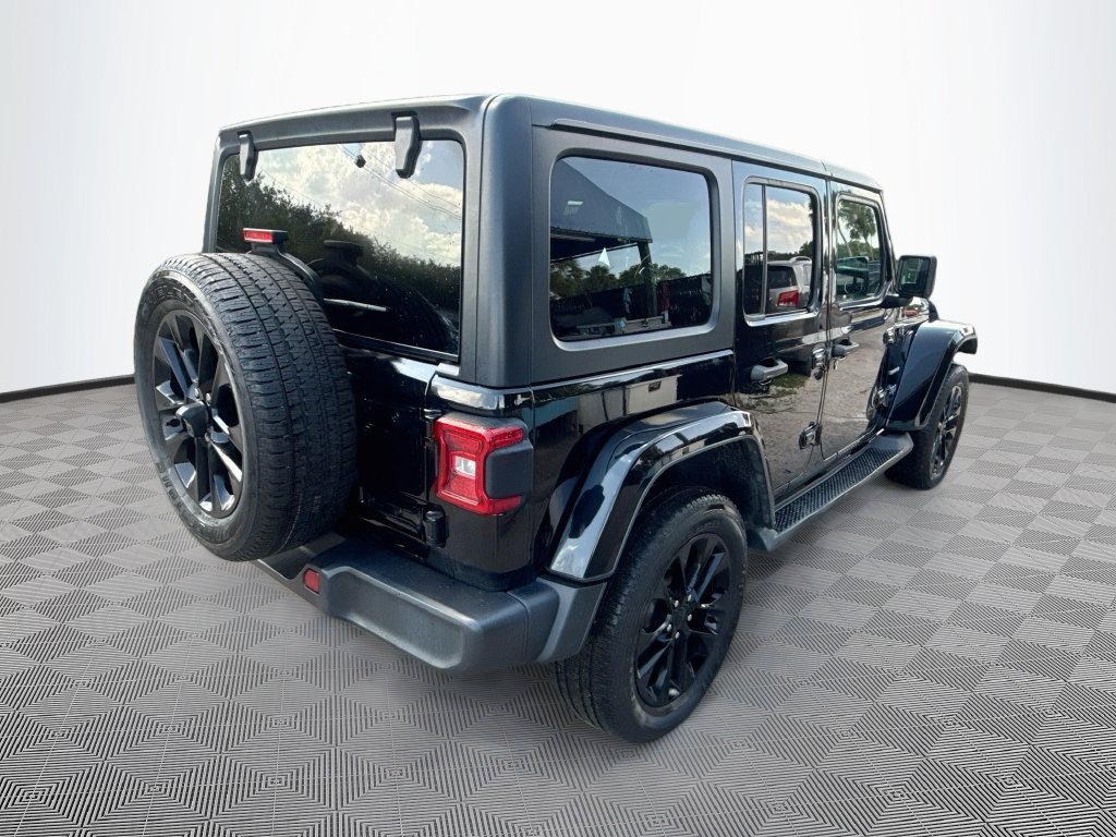 Used 2022 Jeep Wrangler Unlimited Sahara w/ Cold Weather Group AWD/4WD image 6