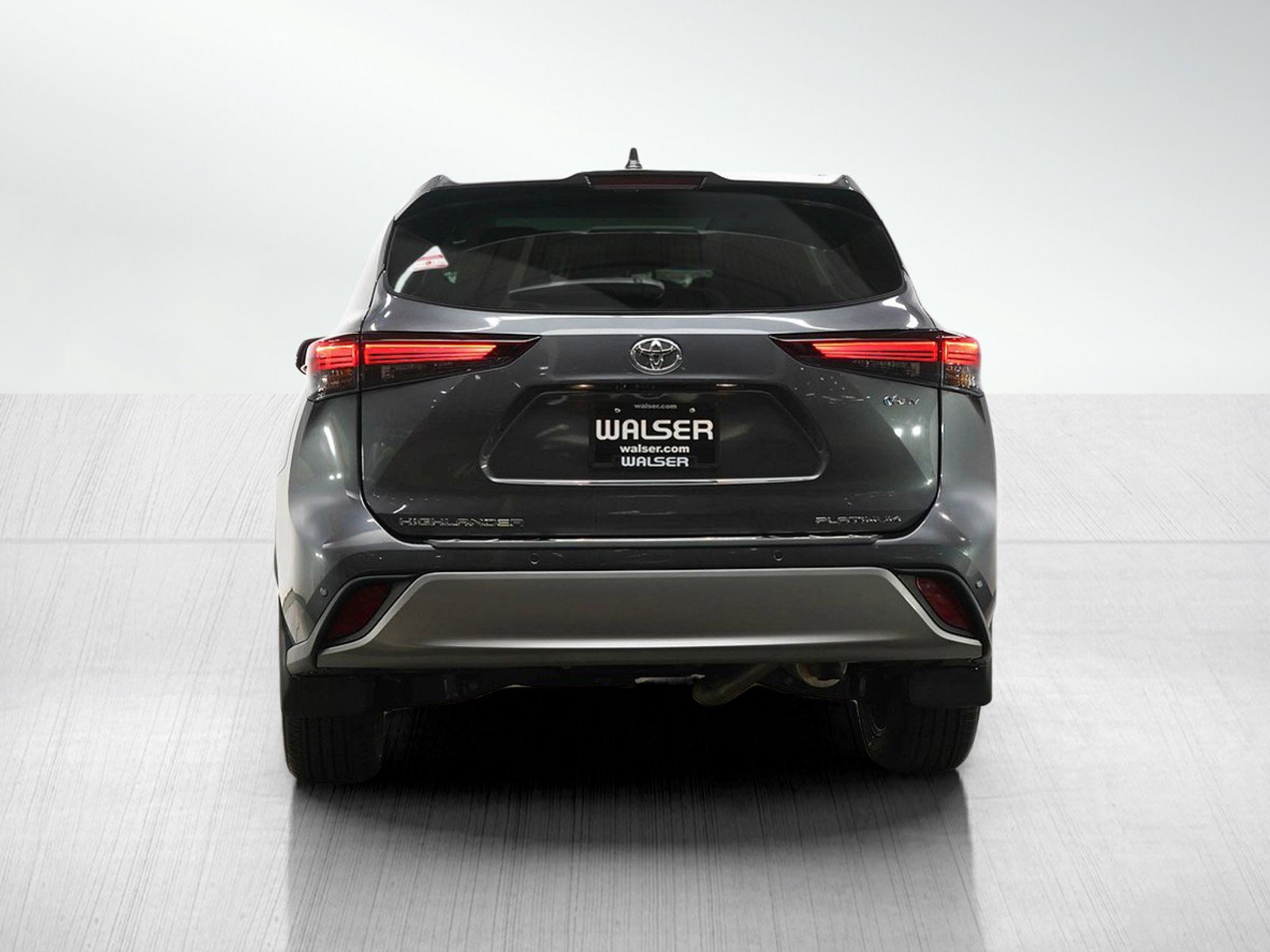 Used 2025 Toyota Highlander Platinum image 4