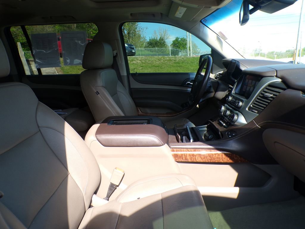 Used 2017 Chevrolet Suburban Premier AWD/4WD image 15