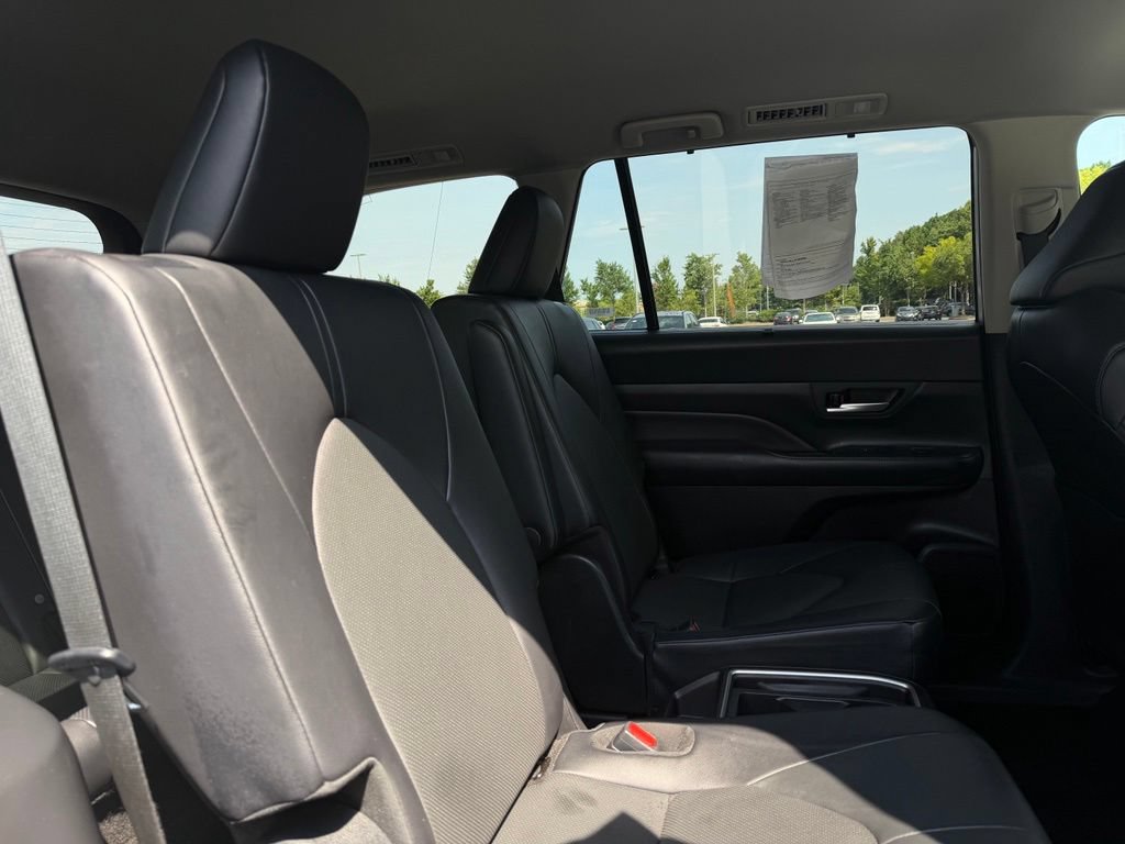 Used 2025 Toyota Grand Highlander AWD image 37