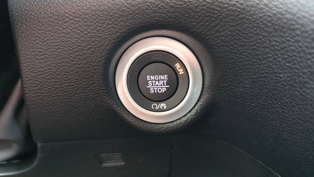 New 2027 Chrysler Pacifica Select FWD image 38