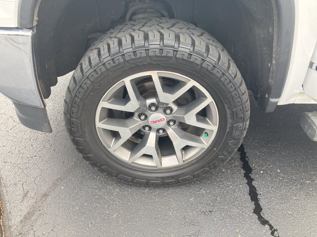 Used 2018 GMC Sierra 1500 SLT AWD/4WD image 30