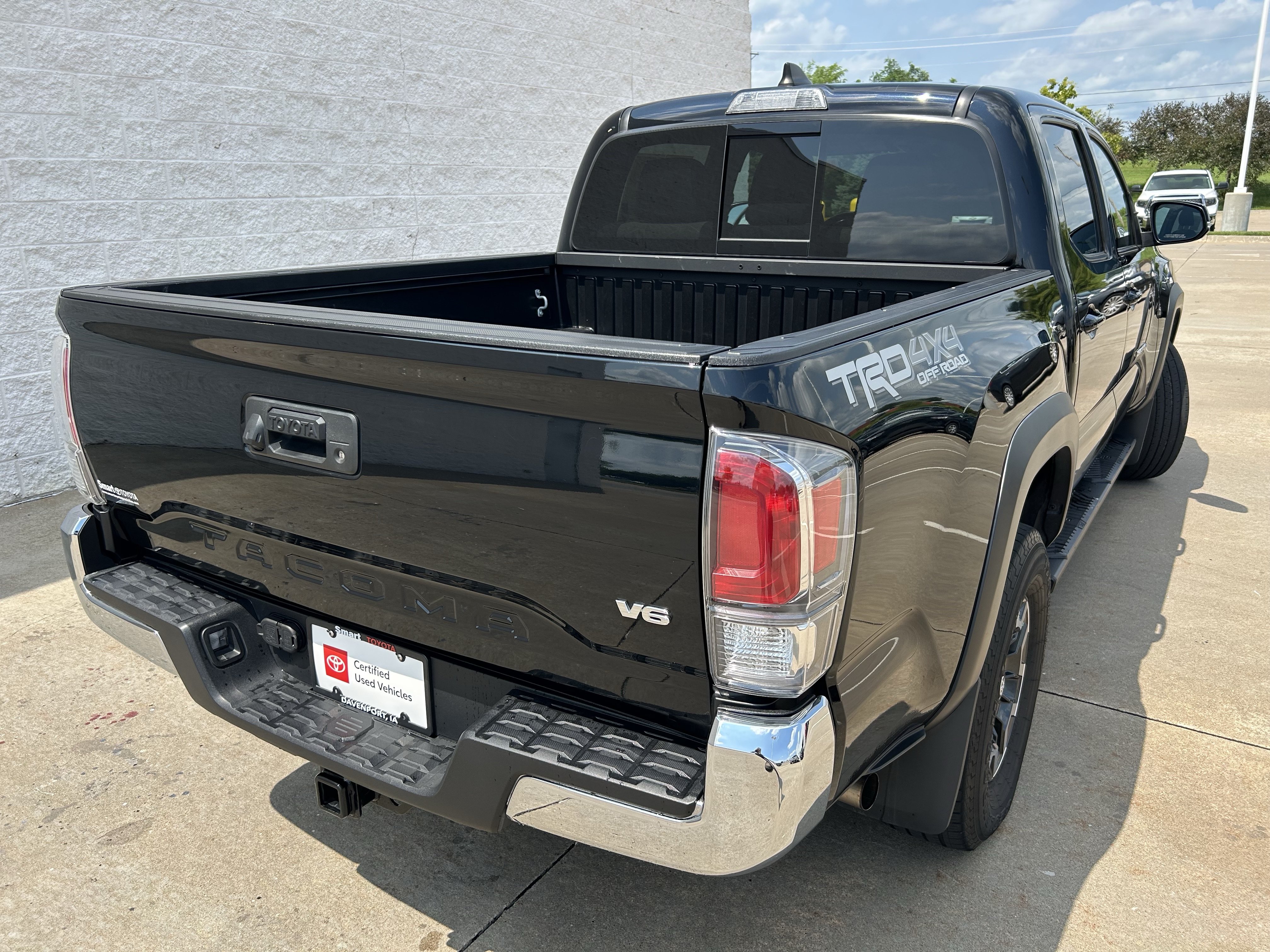 Certified 2020 Toyota Tacoma TRD Off-Road AWD/4WD image 6