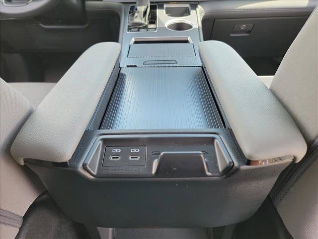 Used 2026 Toyota Sienna LE FWD image 15