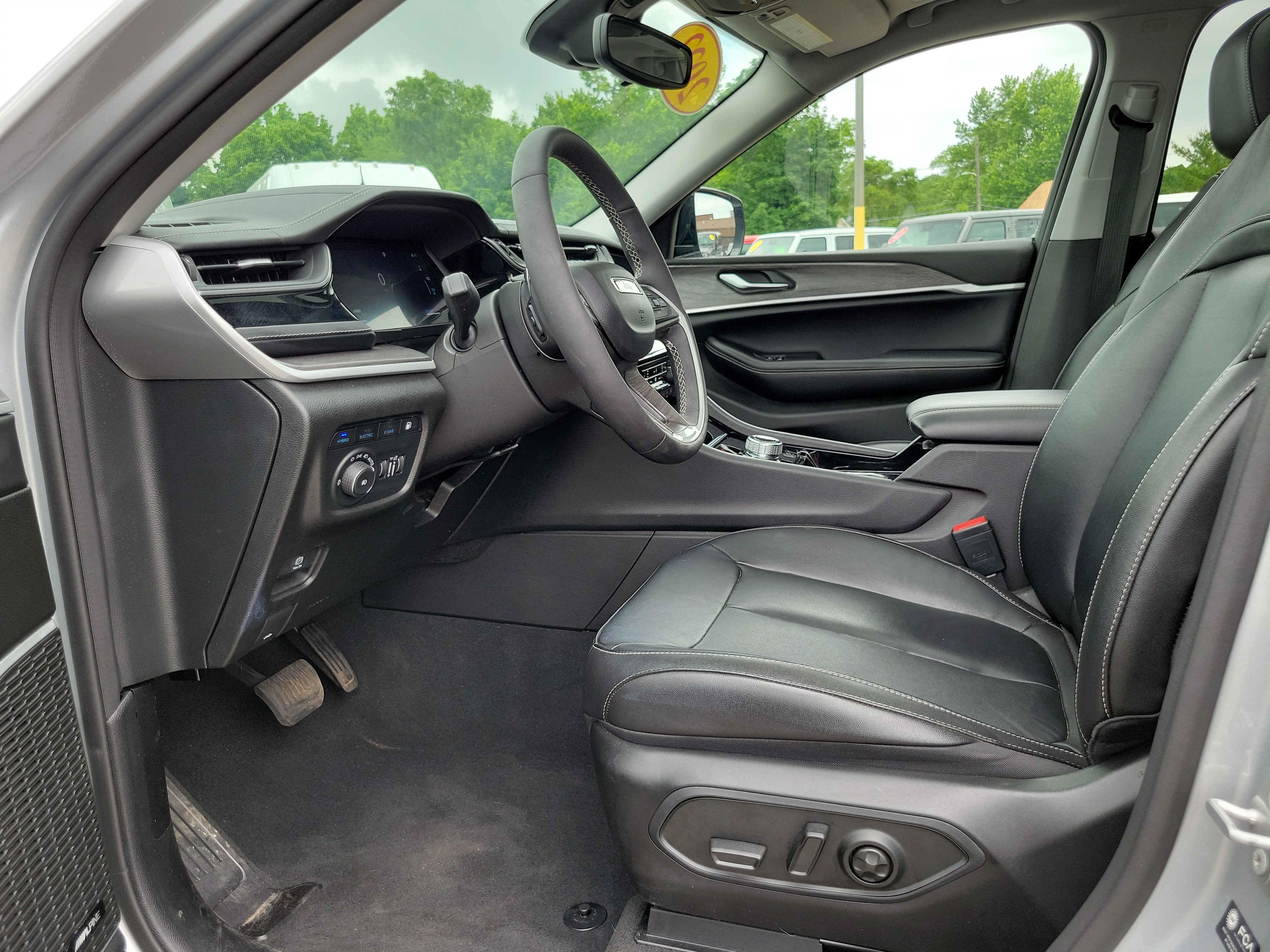 Used 2022 Jeep Grand Cherokee Limited 4xe AWD/4WD image 7