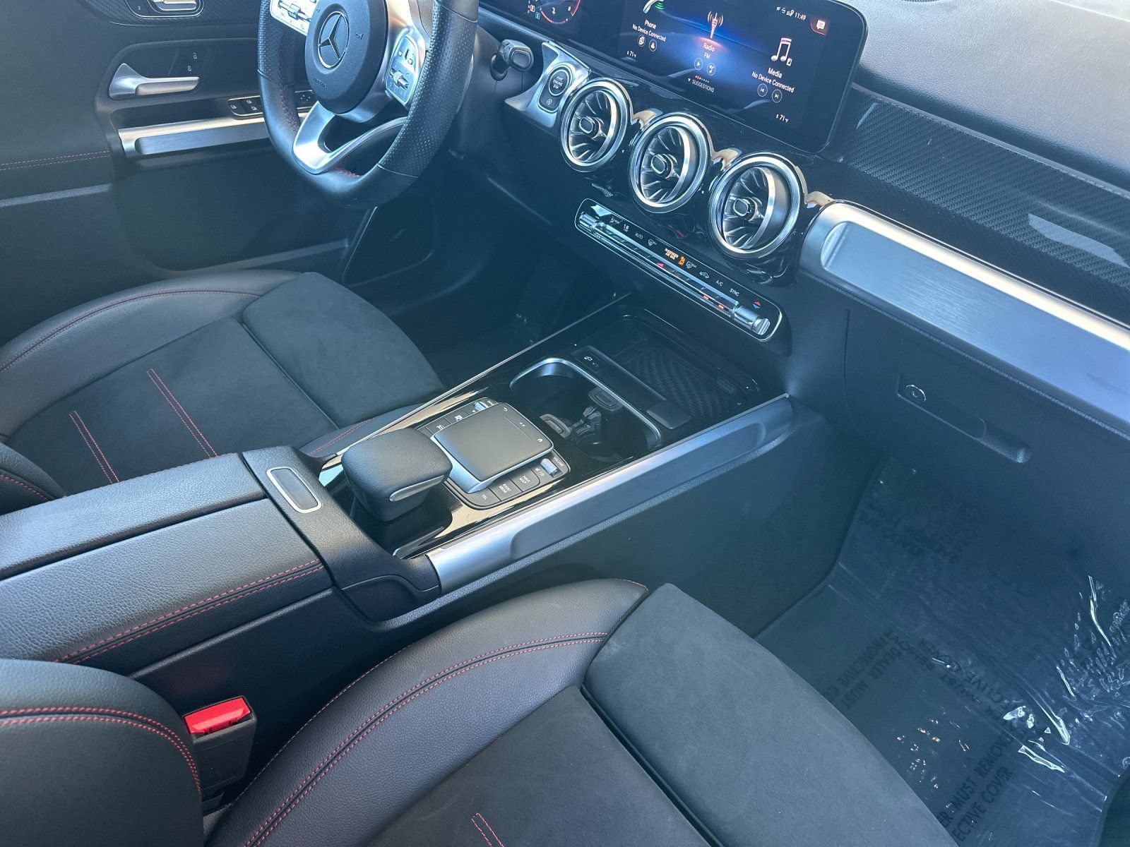 Used 2022 Mercedes-Benz GLB 250 4MATIC image 16