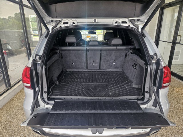 Used 2018 BMW X5 xDrive35i w/ M Sport Package AWD/4WD image 12