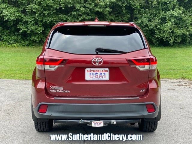 Used 2019 Toyota Highlander SE FWD image 6