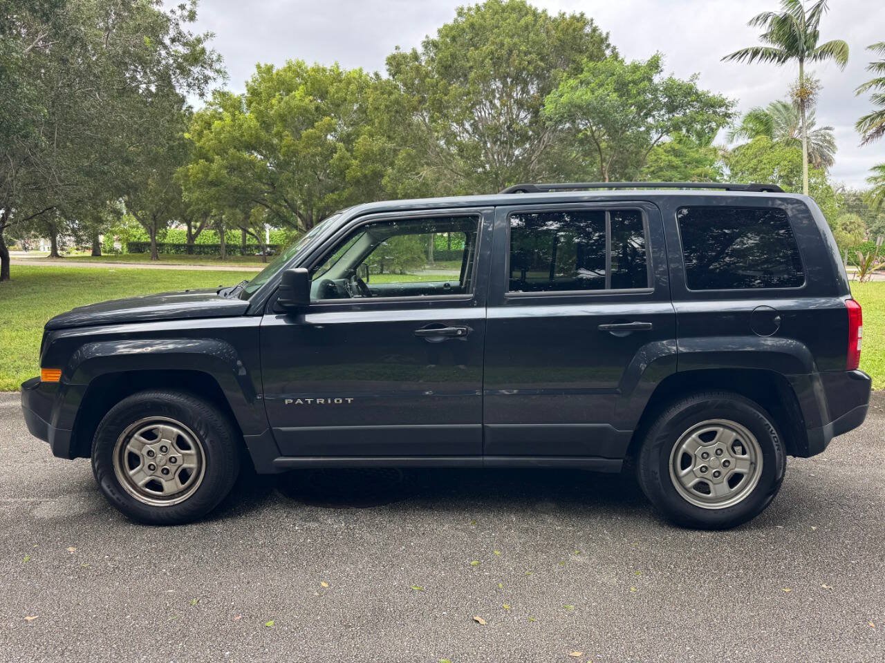 Used 2015 Jeep Patriot Sport w/ Power Value Group FWD image 4