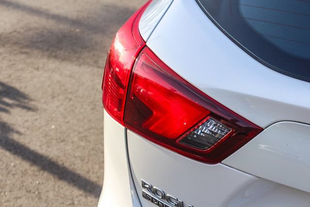 Used 2018 Nissan Rogue Sport SV image 8