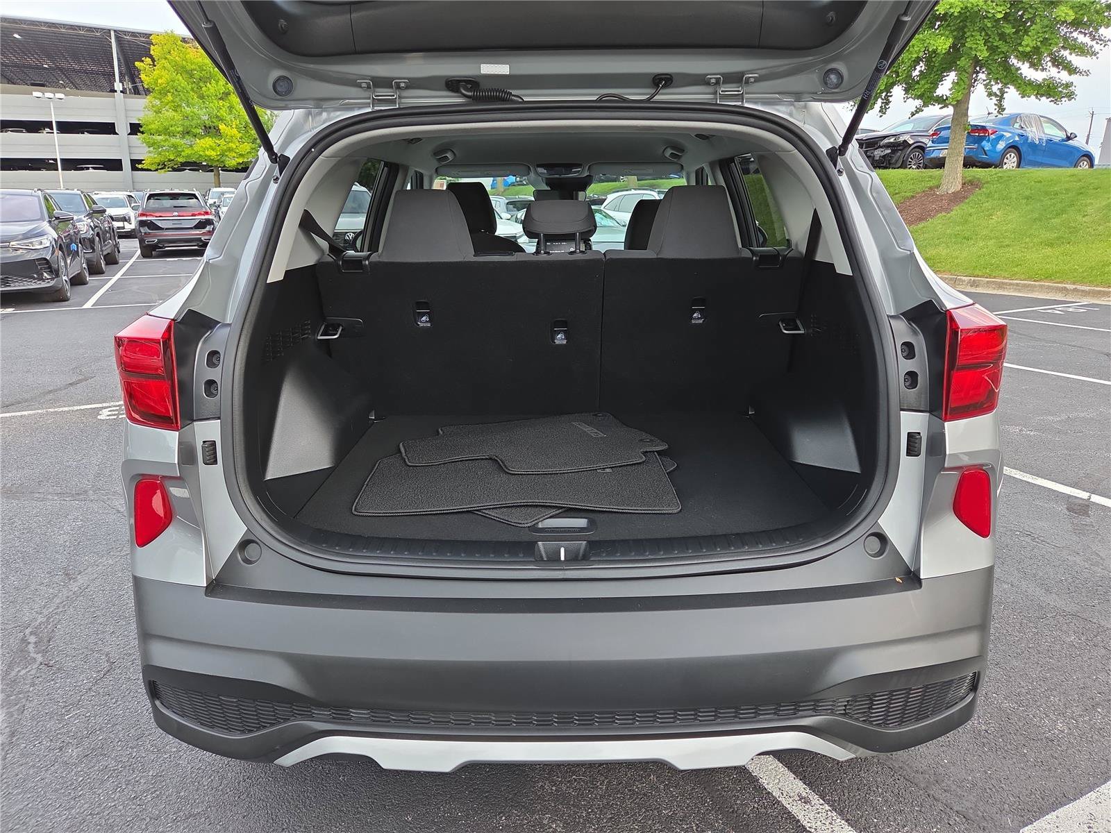 Certified 2023 Kia Seltos LX AWD/4WD image 5