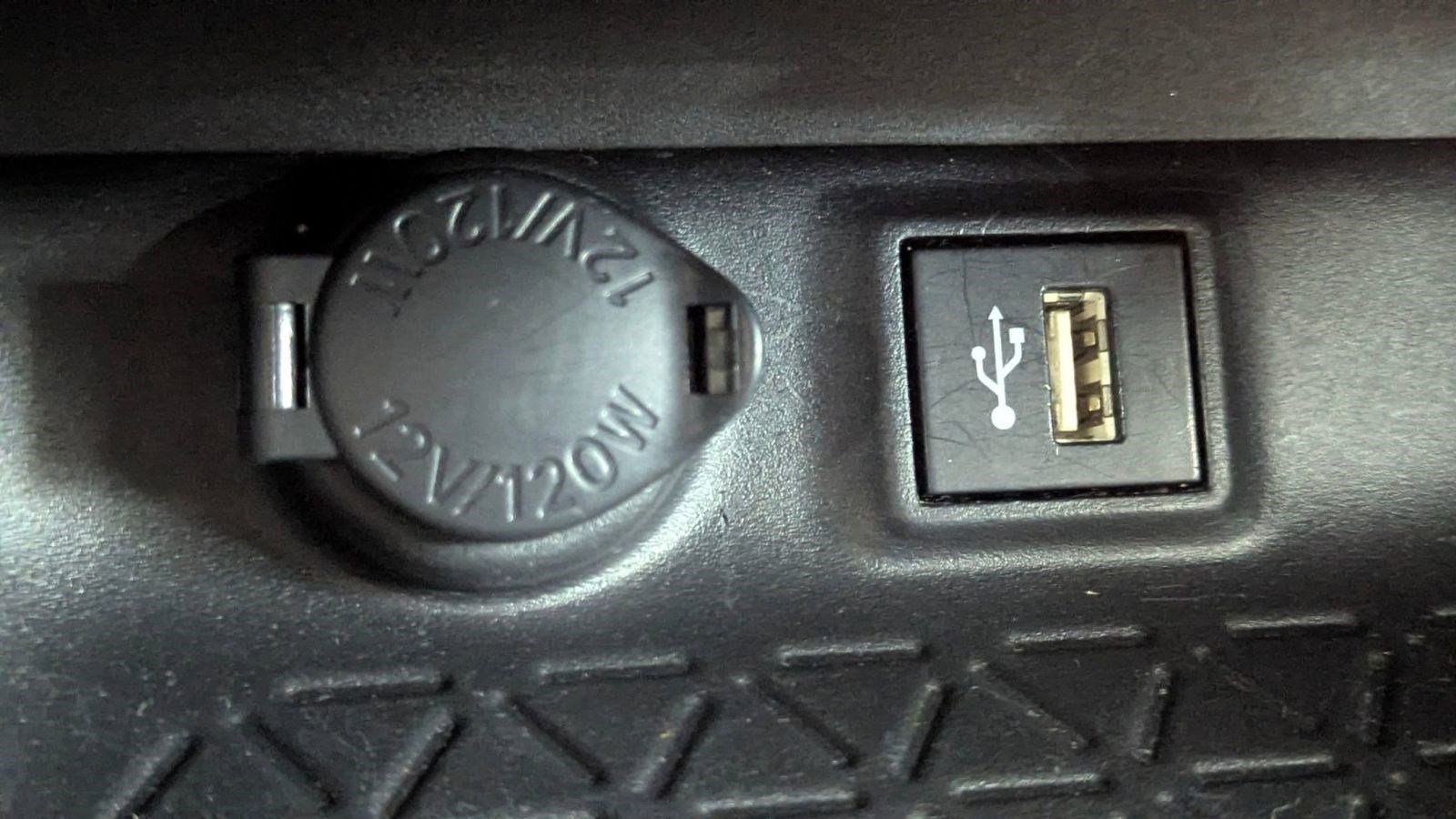 Used 2024 Toyota RAV4 XLE image 30