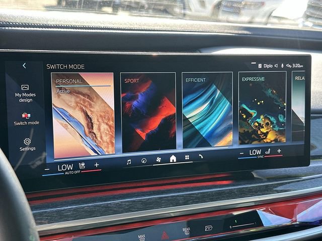 Used 2024 BMW 740i image 42