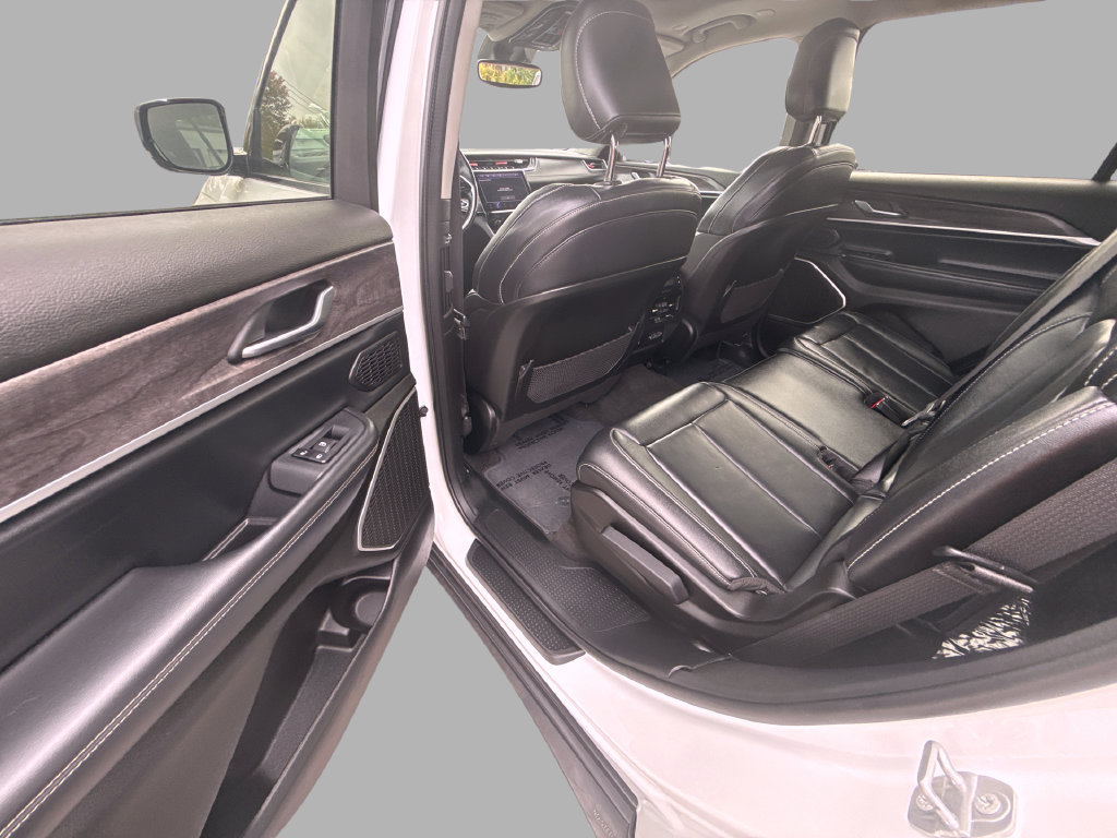 Used 2022 Jeep Grand Cherokee L Limited AWD/4WD image 12