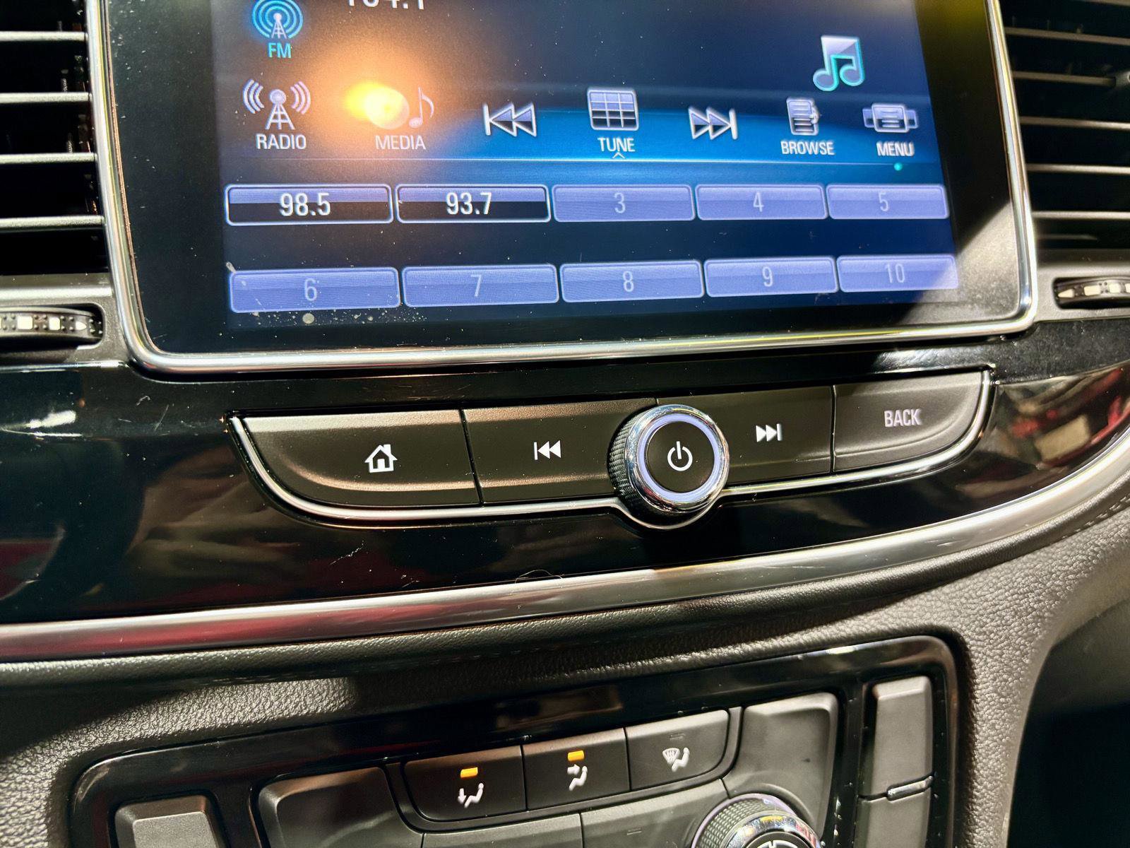 Used 2018 Buick Encore Preferred image 27