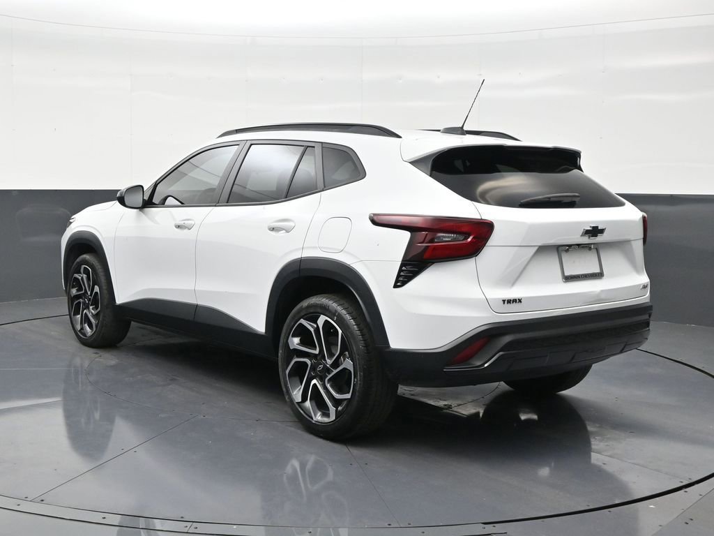 Used 2024 Chevrolet Trax RS image 3
